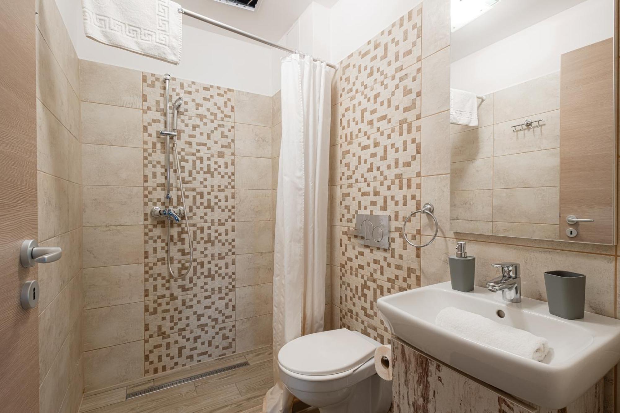 Lido Apartmanok By Bltn Balatonlelle Exterior photo